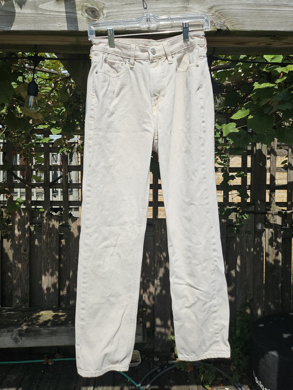 American Eagle Outfitters Khaki Cream High-Waisted Straight Leg Jeans Size 2